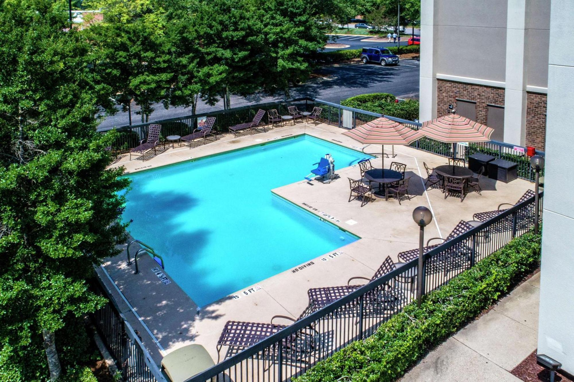 Hampton Inn Raleigh Cary Exterior foto