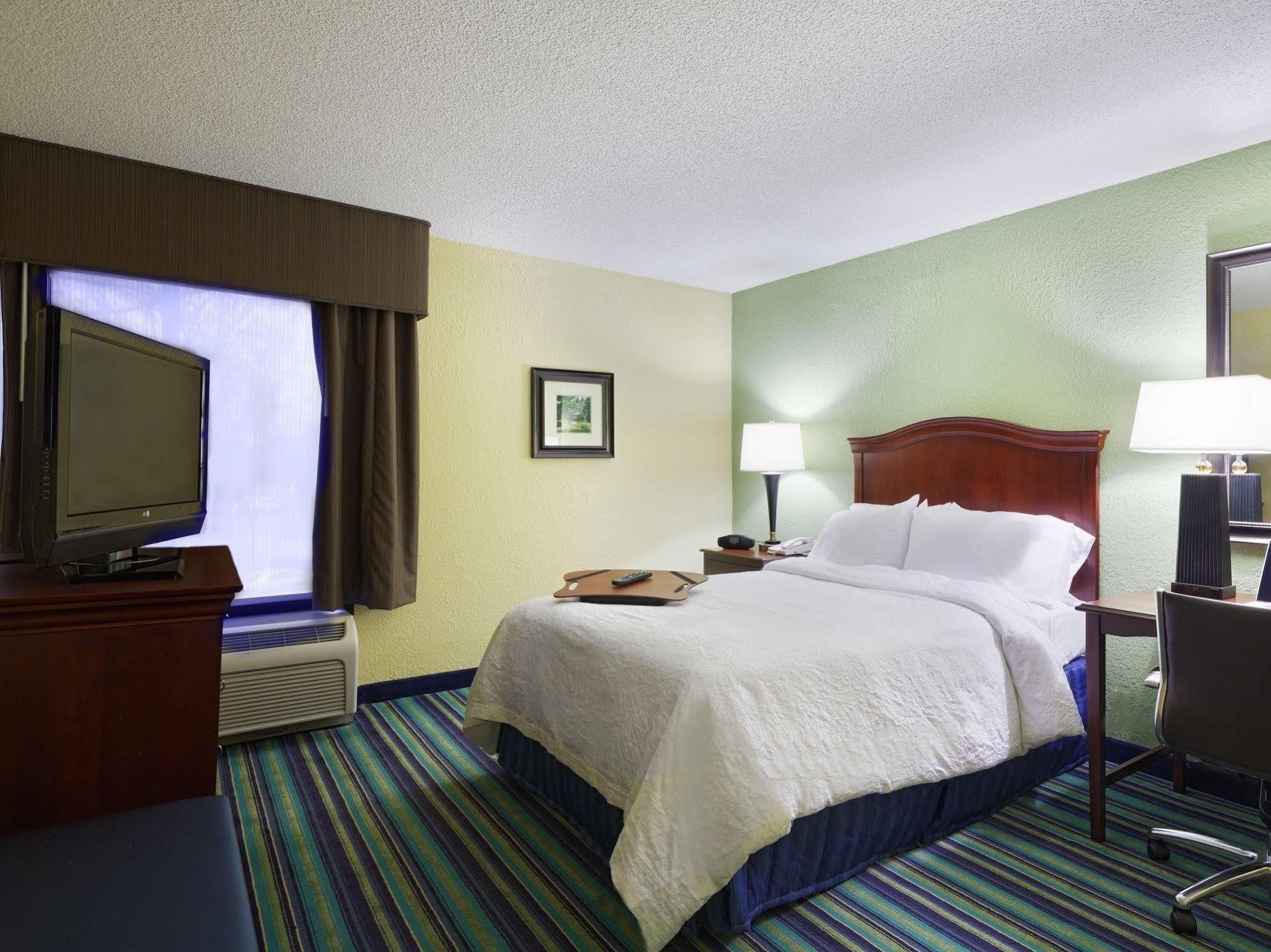 Hampton Inn Raleigh Cary Exterior foto